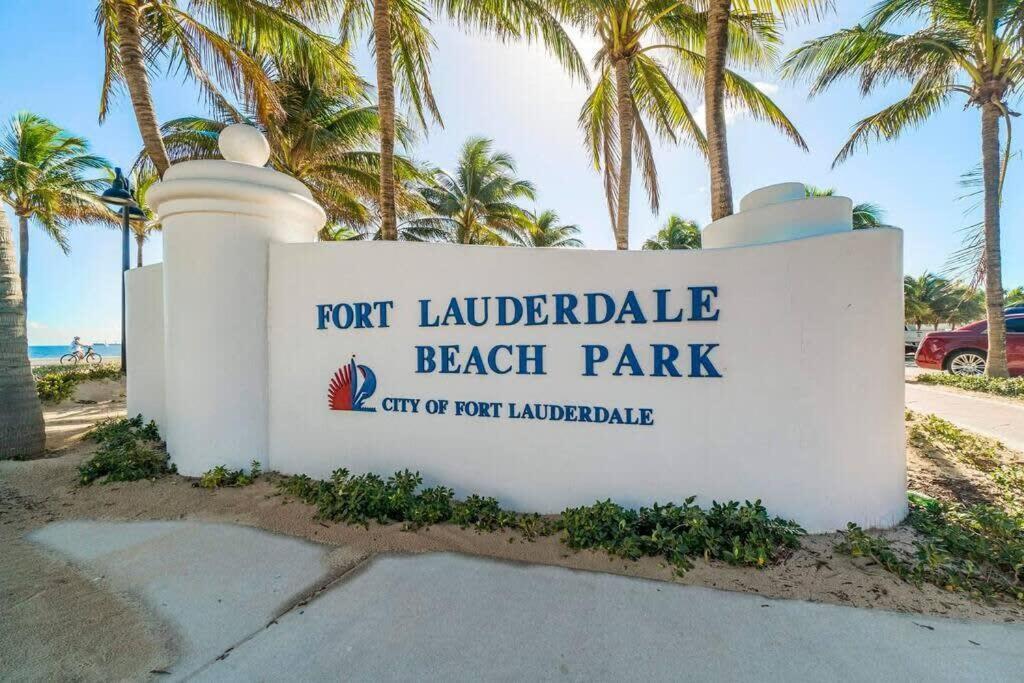 Walk To Las Olas Banyan Room Palm Paradise Inn Fort Lauderdale Exterior foto